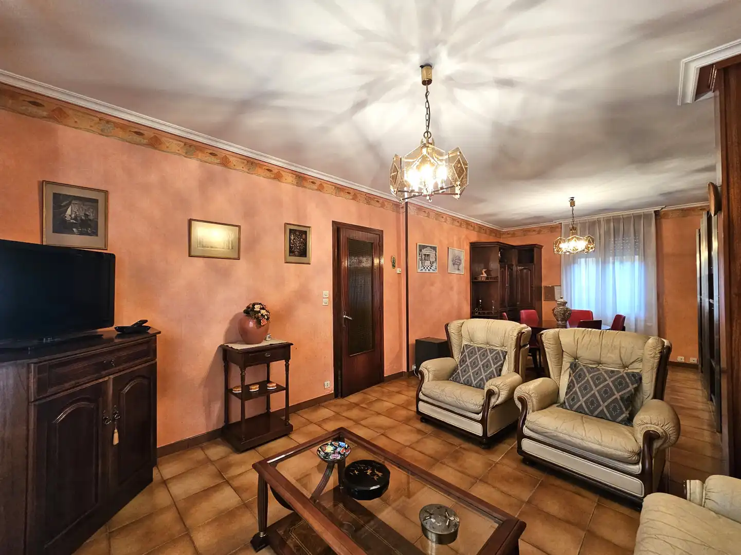 Sala de estar de Casa adosada de alquiler en Bimenes con Calefacción, Trastero y Amueblado