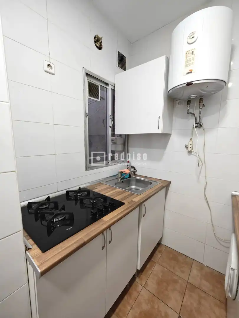Cocina de Apartamento en venta en Madrid con Calefacción