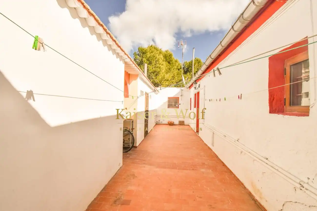 Außenansicht von Country house zum Verkauf in Elche / Elx mit Klimaanlage, Privatgarten und Terrasse