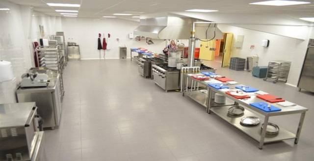 Local comercial en Alquiler en  ELECTRICISTAS LOS, 43 en Parque Ondarreta - Urtinsa