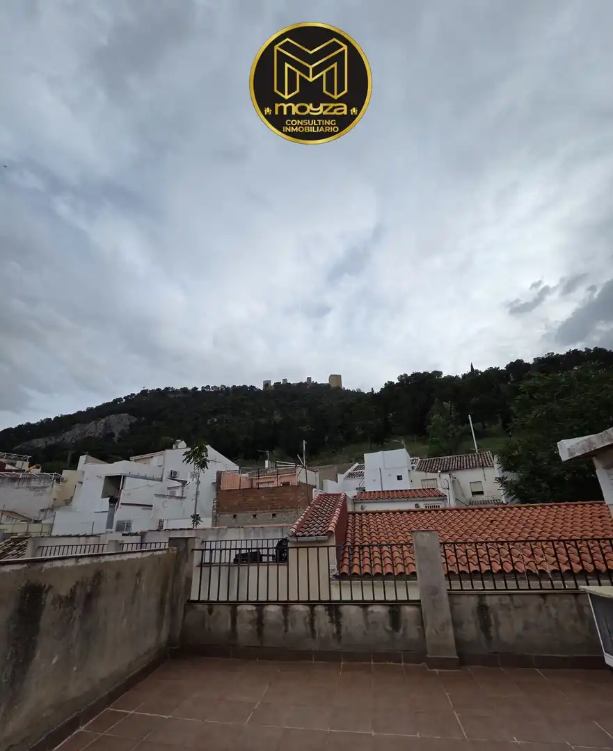 Vista exterior de Casa o xalet en venda en Jaén amb Aire condicionat, Calefacció i Terrassa