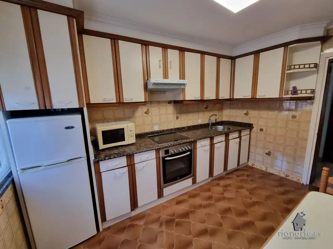 Cocina de Piso en venta en Avilés con Calefacción