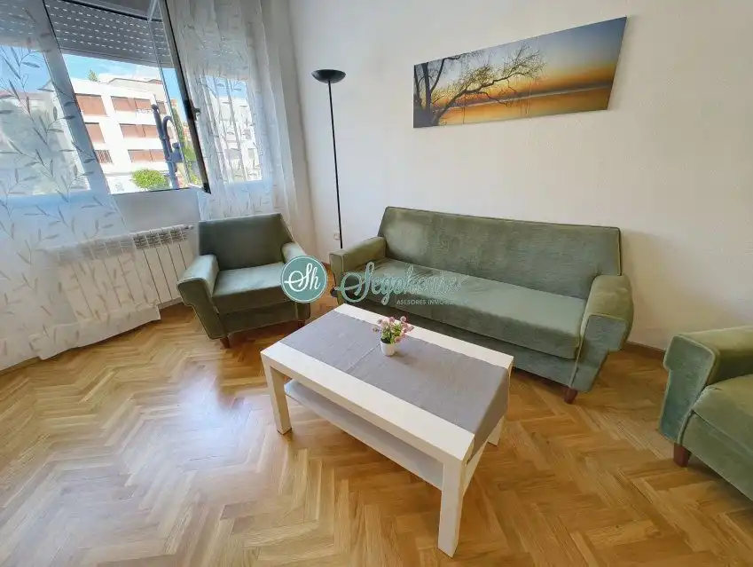 Wohnzimmer von Wohnung zur Miete in Segovia mit Heizung, Parkett und Terrasse