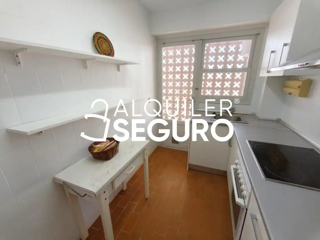Cocina de Ático de alquiler en El Campello con Terraza y Amueblado