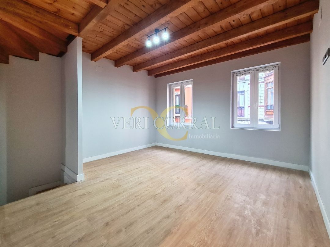 Sala d'estar de Pis en venda en Gijón  amb Calefacció i Alarma