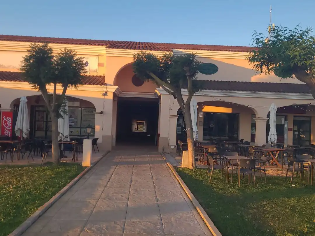 Vista exterior de Local en venta en San Jorge / Sant Jordi con Terraza y Alarma