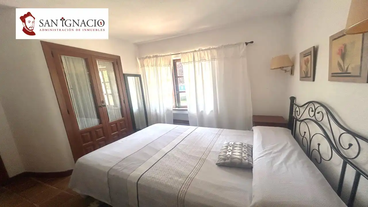 Dormitori de Casa o xalet en venda en Merindad de Montija amb Calefacció, Jardí privat i Moblat