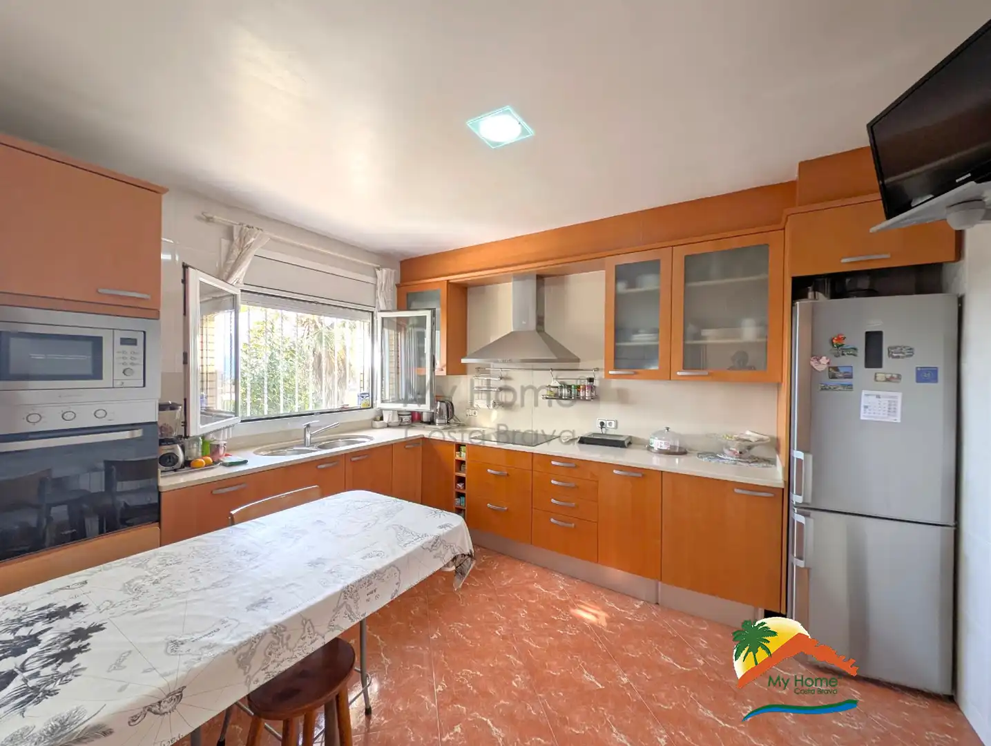 Cuina de Casa o xalet en venda en Lloret de Mar amb Calefacció, Jardí privat i Terrassa