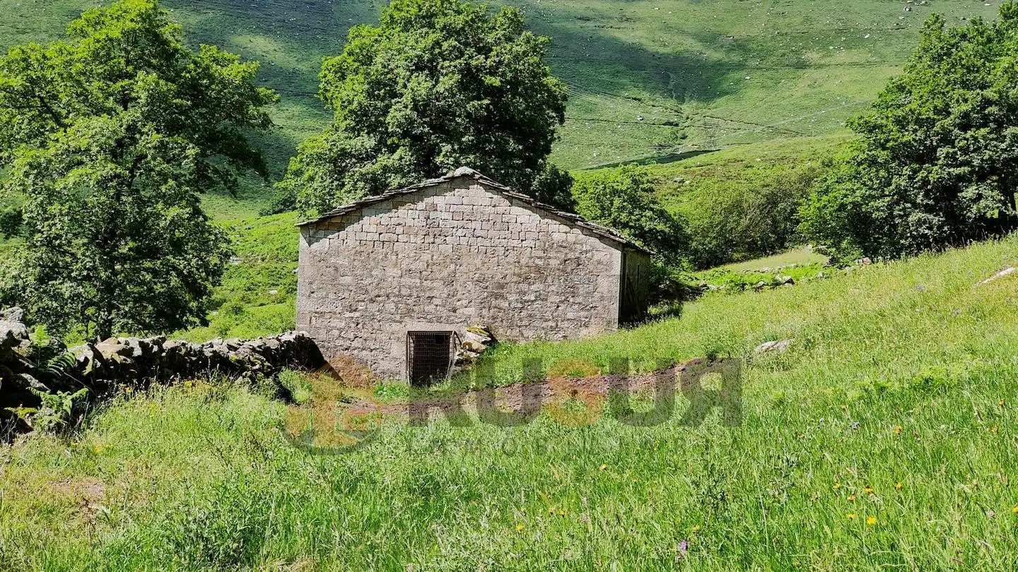 Casa rústica en venta en Vegaloscorrales, imagen 33