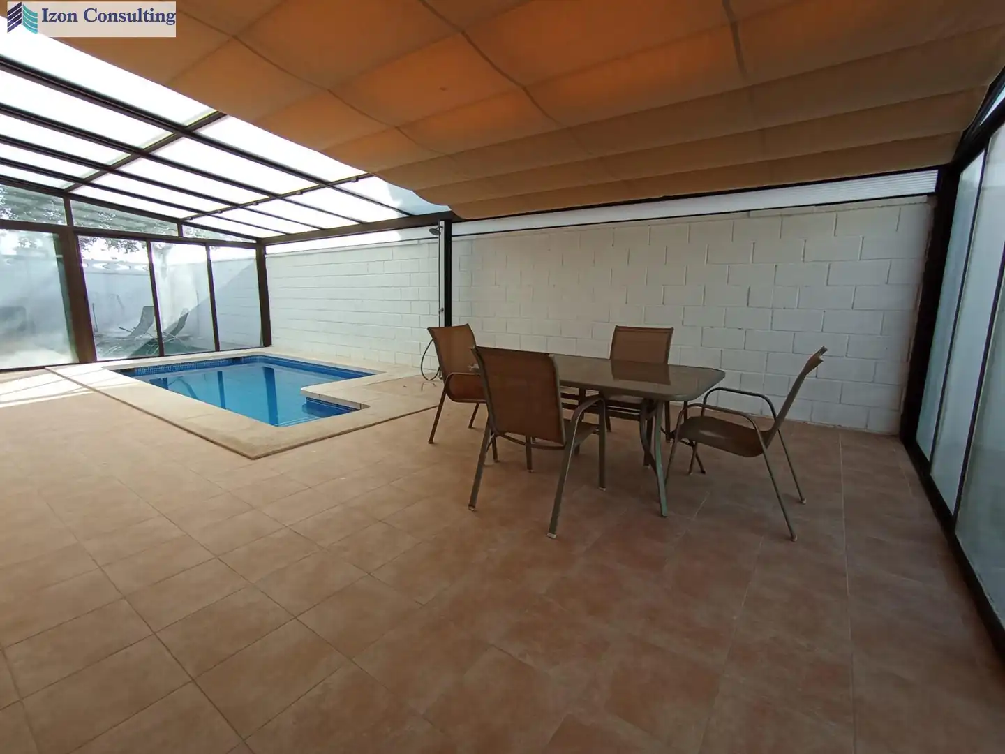 Chalet con terraza en venta en Imaginalia - Llanos del Águila