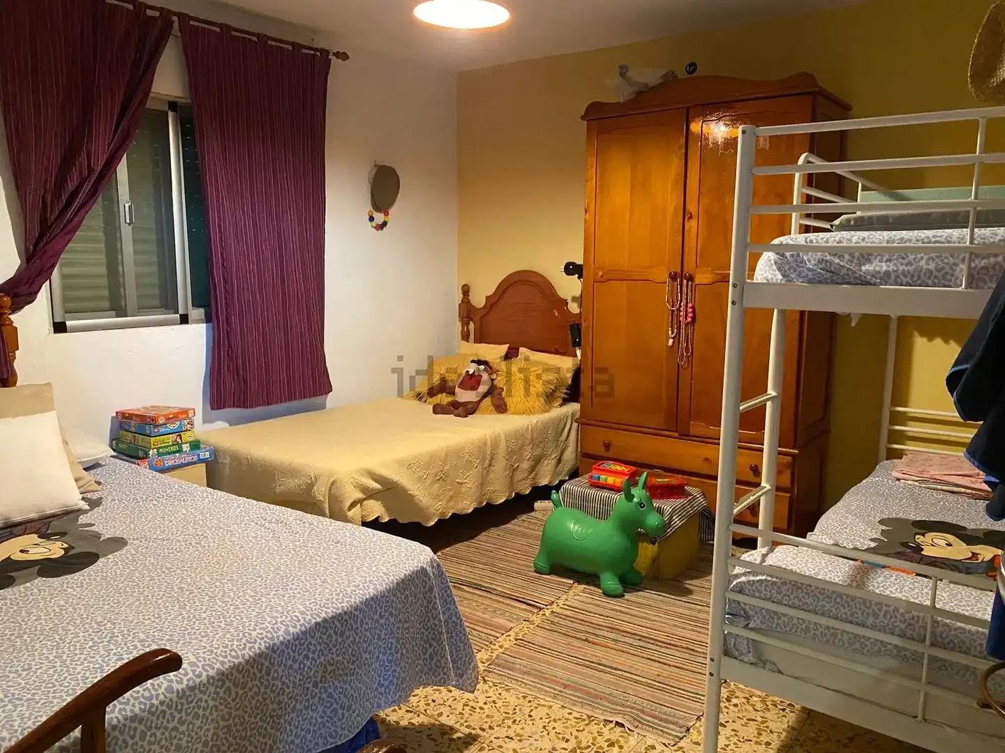 Schlafzimmer von Haus oder Chalet zum Verkauf in Badajoz mit Klimaanlage, Heizung und Privatgarten