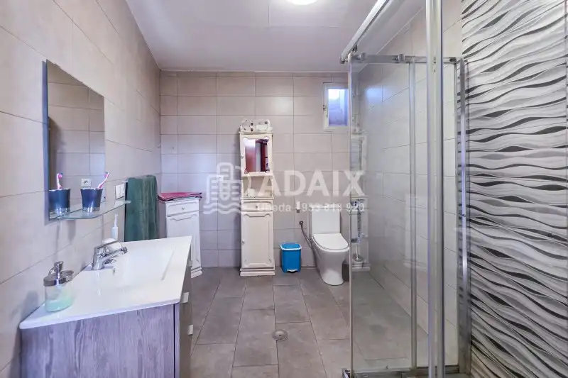 Bany de Casa o xalet en venda en Úbeda amb Aire condicionat, Terrassa i Traster