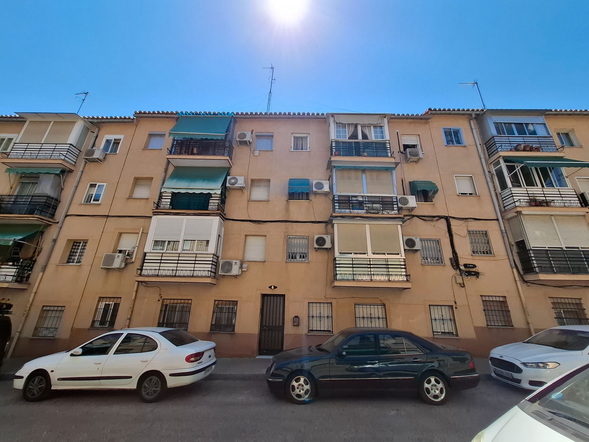 Vista exterior de Piso en venta en  Madrid Capital