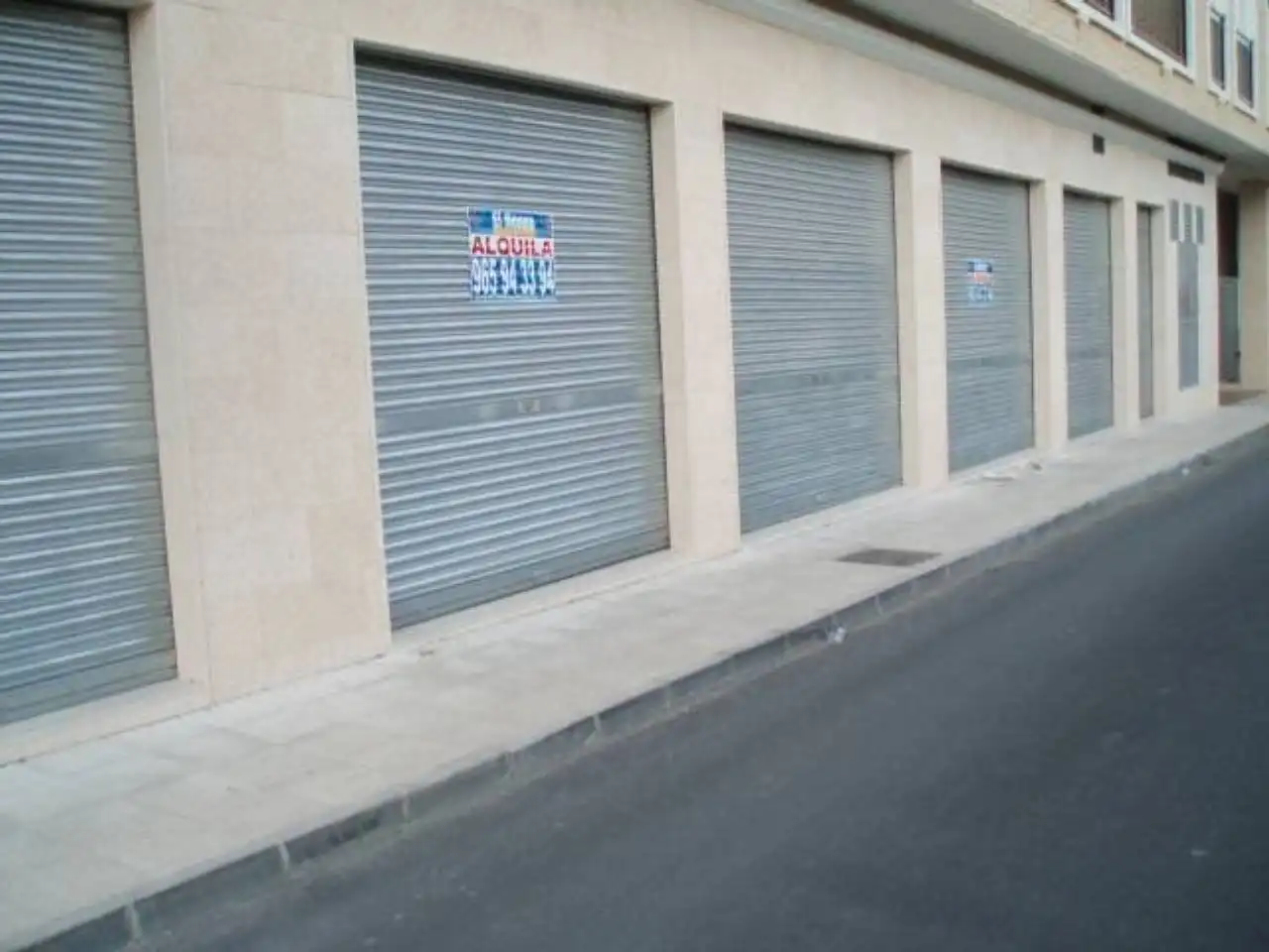 Local comercial en venda a Calle EL CAMPET