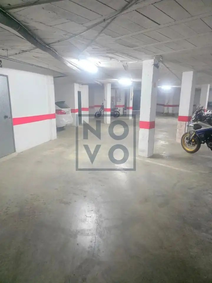 Parkplatz von Wohnung zum Verkauf in Lebrija mit Klimaanlage, Terrasse und Möbliert