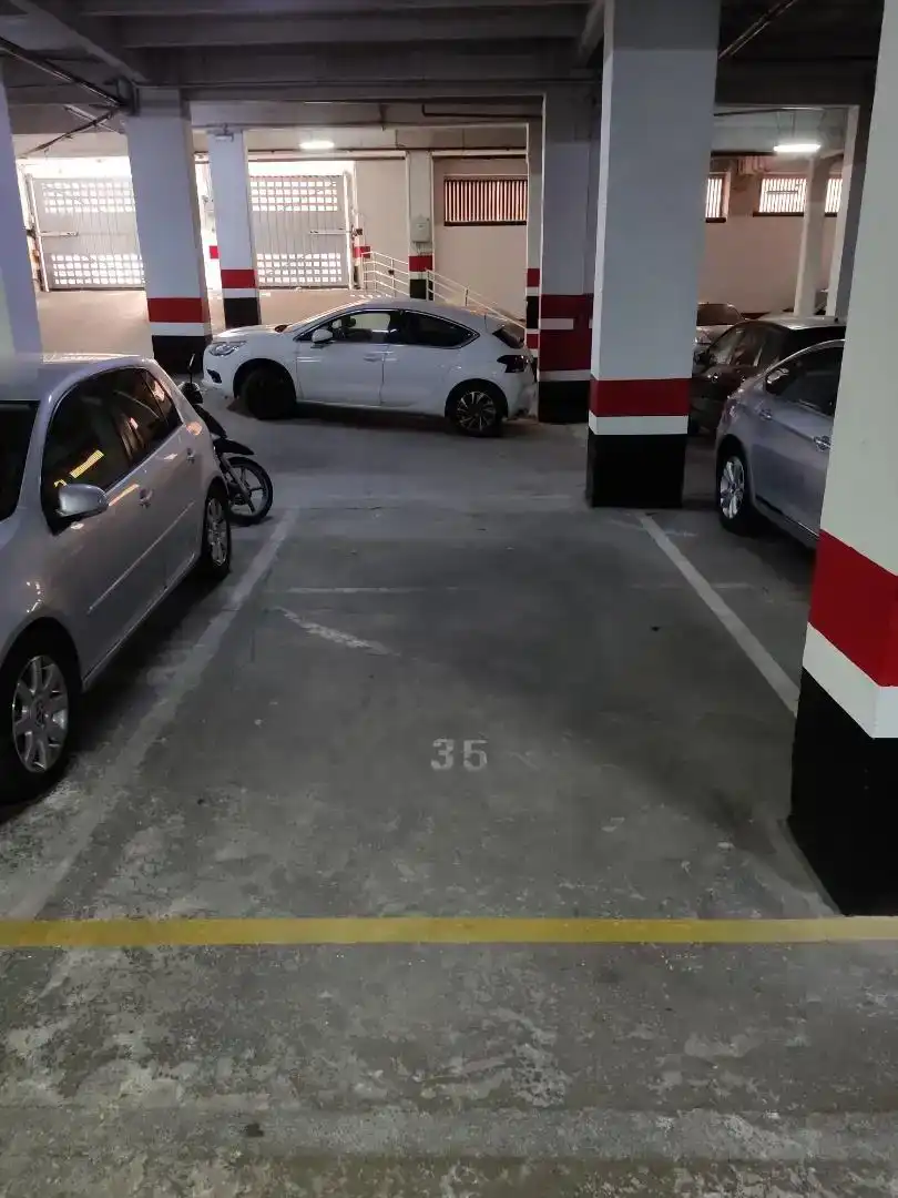 Aparcament de Garatge en venda en Bailén - Miraflores