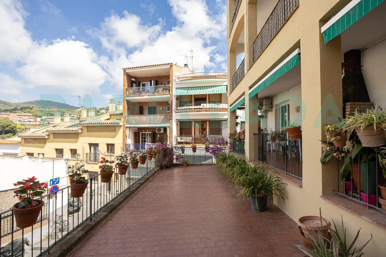Vista exterior de Piso en venta en Tiana con Aire acondicionado, Calefacción y Terraza