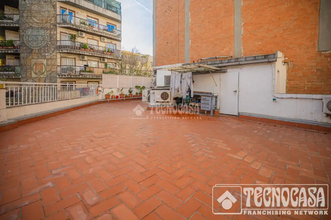 Terraza de Casa adosada en venta en Santa Coloma de Gramenet con Aire acondicionado, Calefacción y Parquet