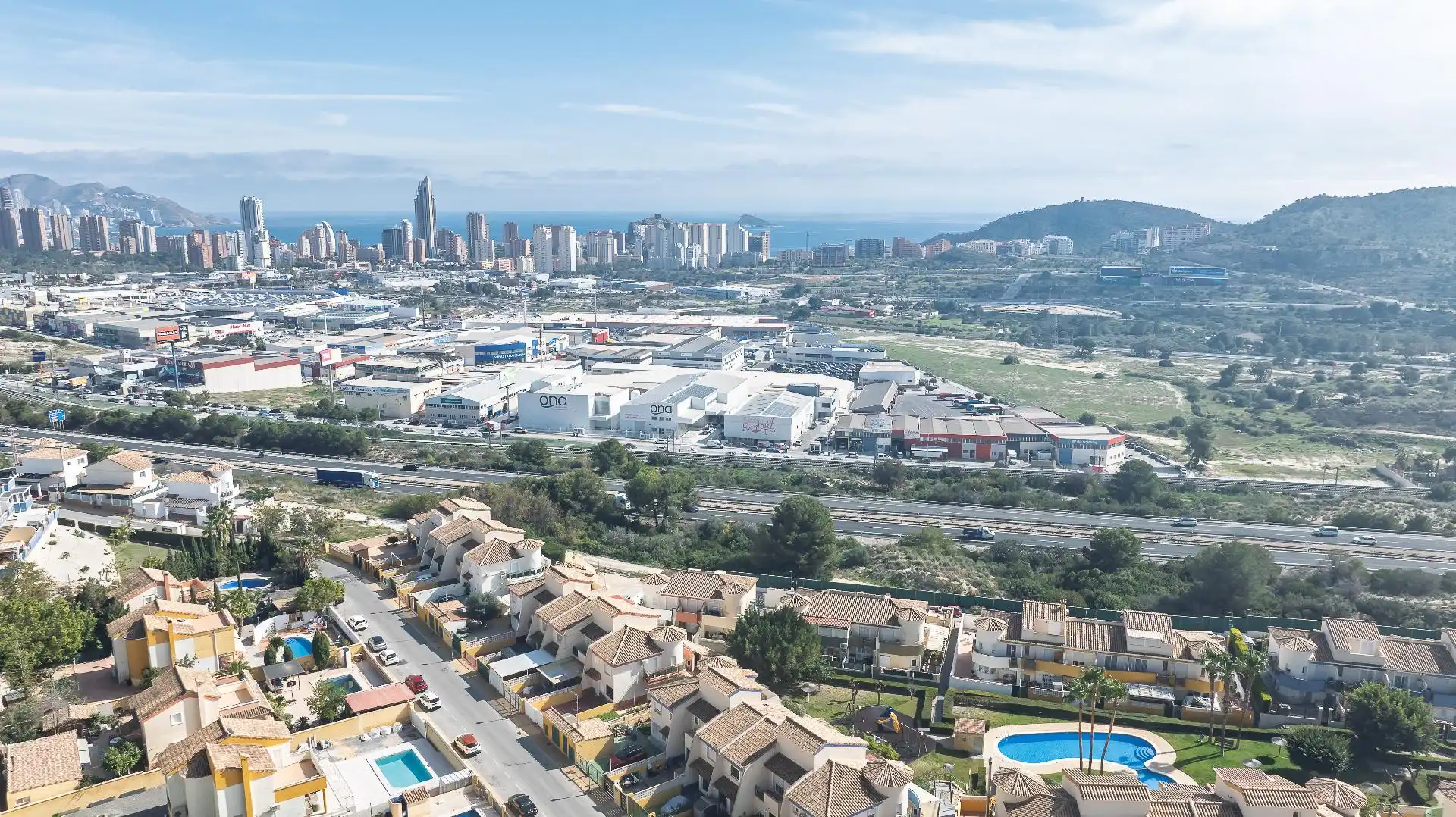 Vista exterior de Casa o chalet en venta en Finestrat con Aire acondicionado, Calefacción y Jardín privado