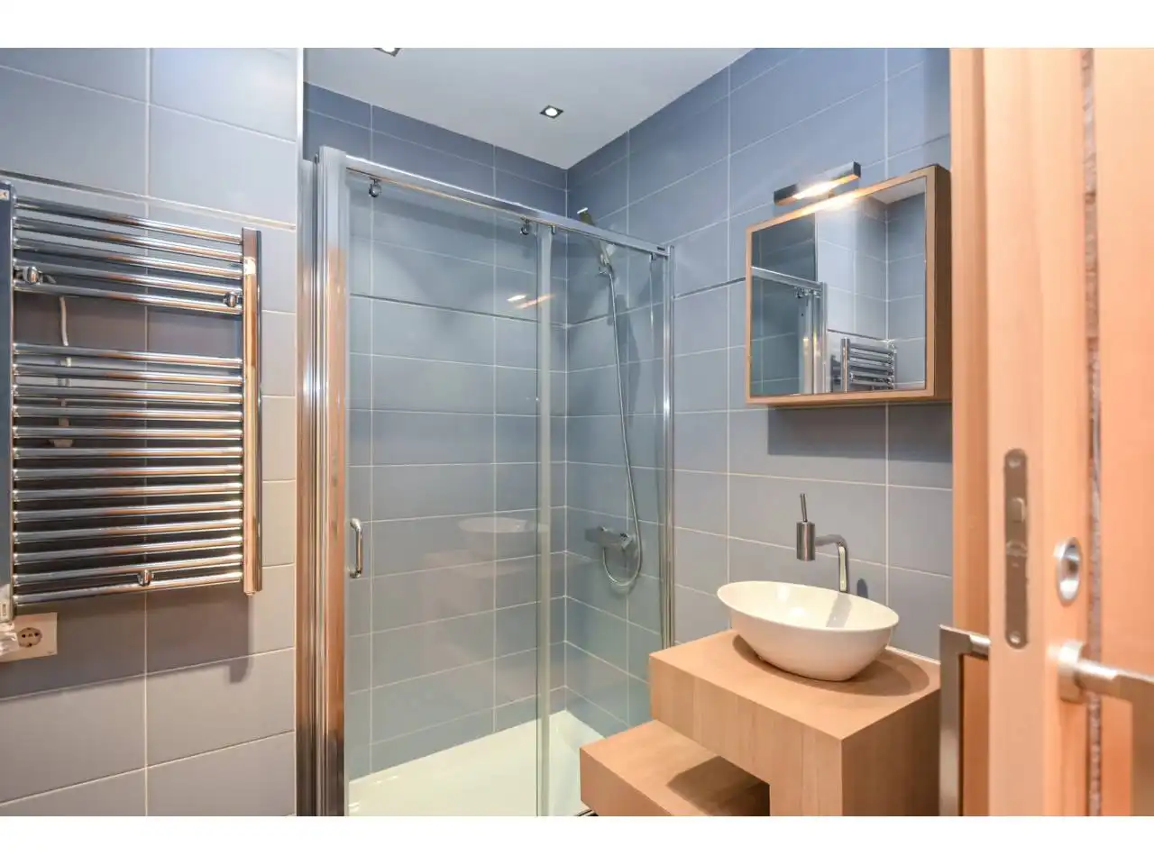 Baño de Piso de alquiler en Santander con Aire acondicionado y Balcón