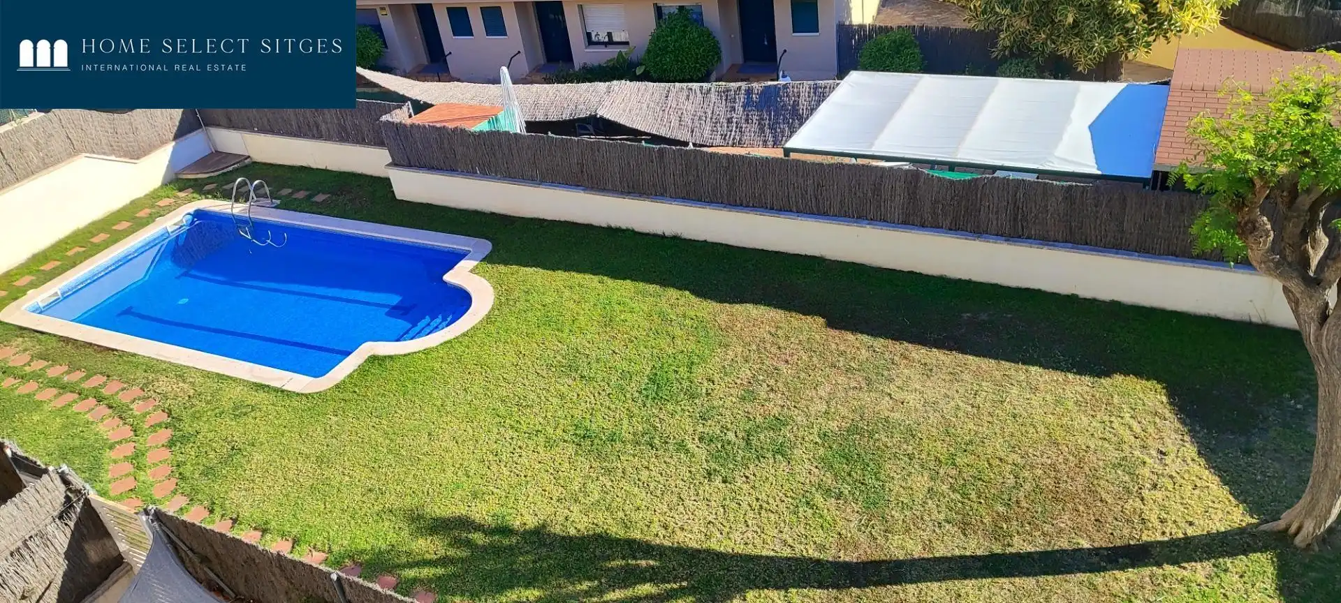 Piscina de Casa adosada en venda en Sitges amb Aire condicionat, Calefacció i Parquet