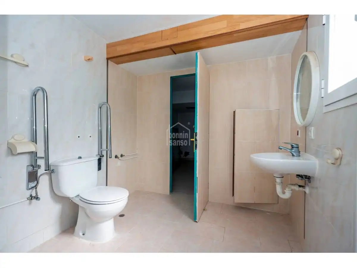 Bathroom of Apartments for sale in Es Castell  with Terrace and Furnished