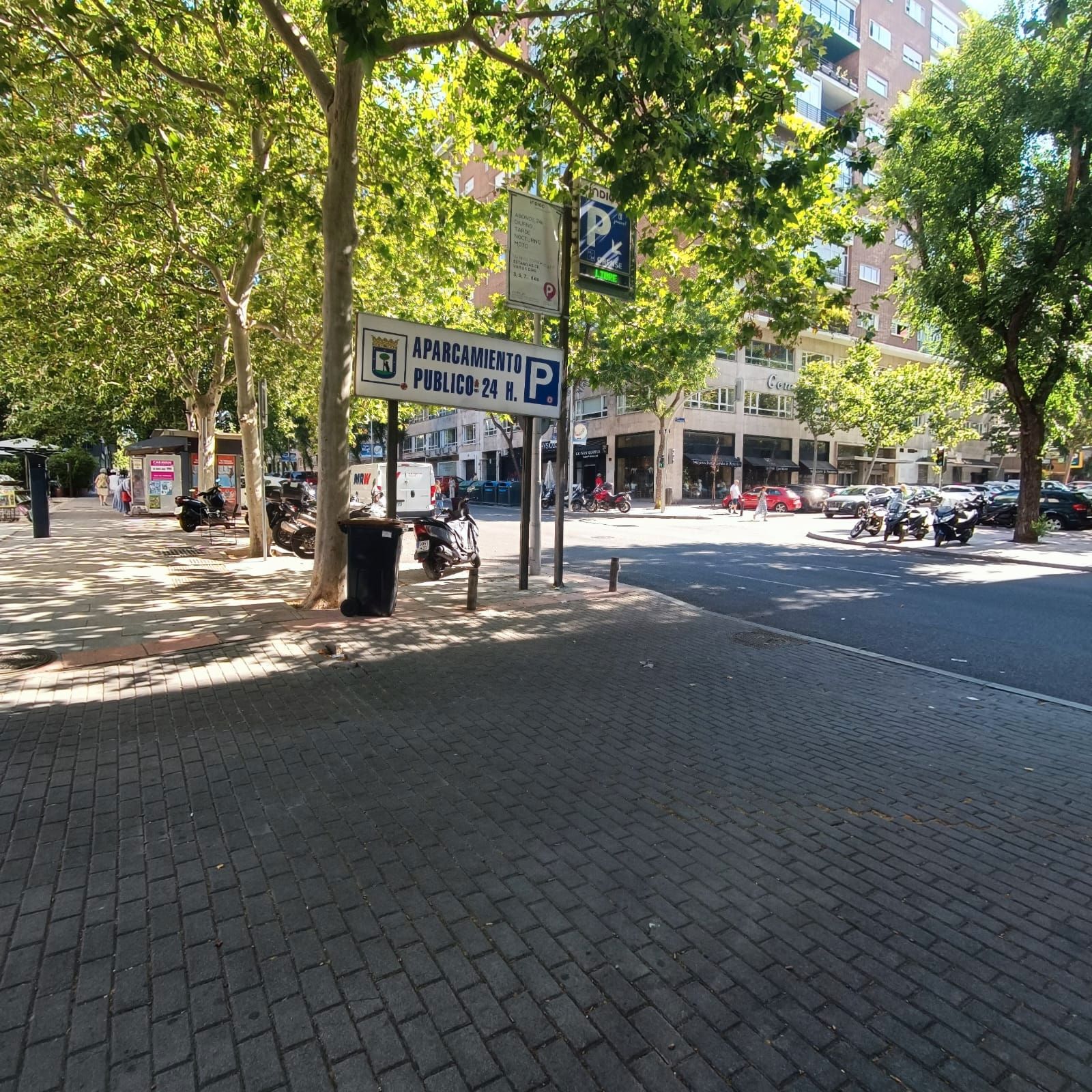 Vista exterior de Garaje en venta en  Madrid Capital