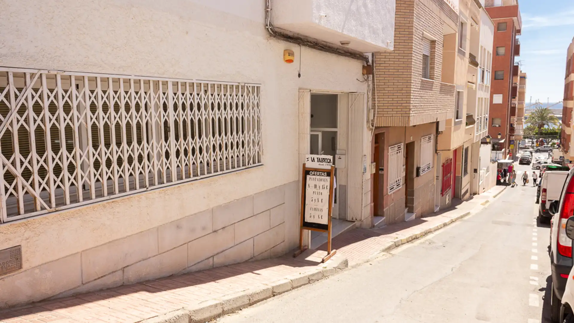 Vista exterior de Local en venta en Garrucha con Aire acondicionado y Internet