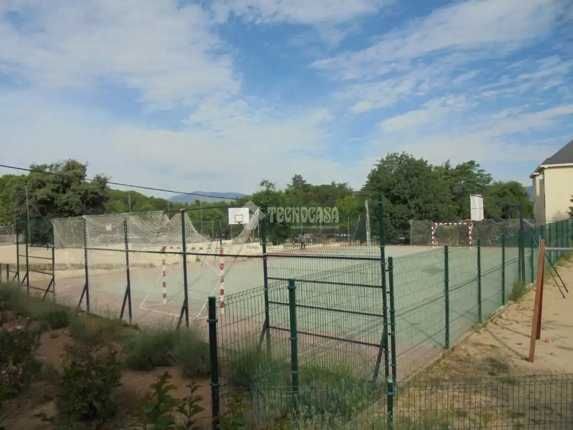 Piso en venta en Collado Villalba con Calefacción, Terraza y Piscina comunitaria