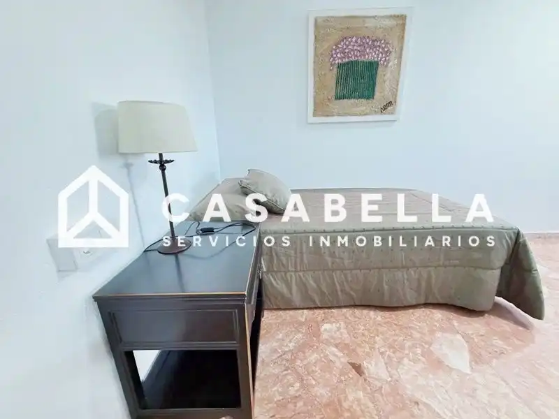 Schlafzimmer von Wohnung zur Miete in Valencia mit Klimaanlage, Heizung und Terrasse