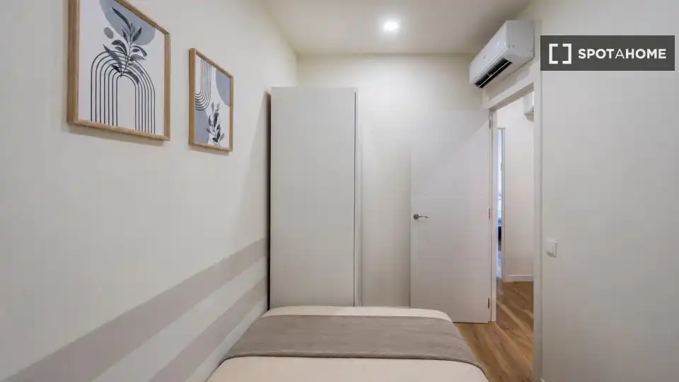 Appartamento con terrazza in affitto a Ciutat Vella, imagen 11