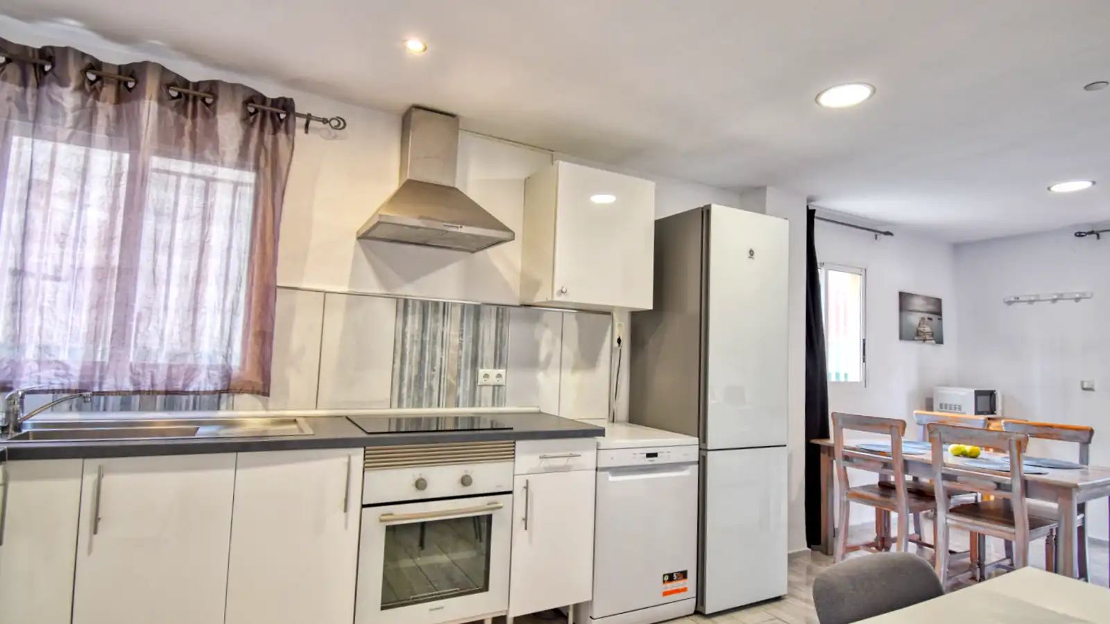 Küche von Haus oder Chalet zum Verkauf in Gandia mit Klimaanlage, Heizung und Privatgarten