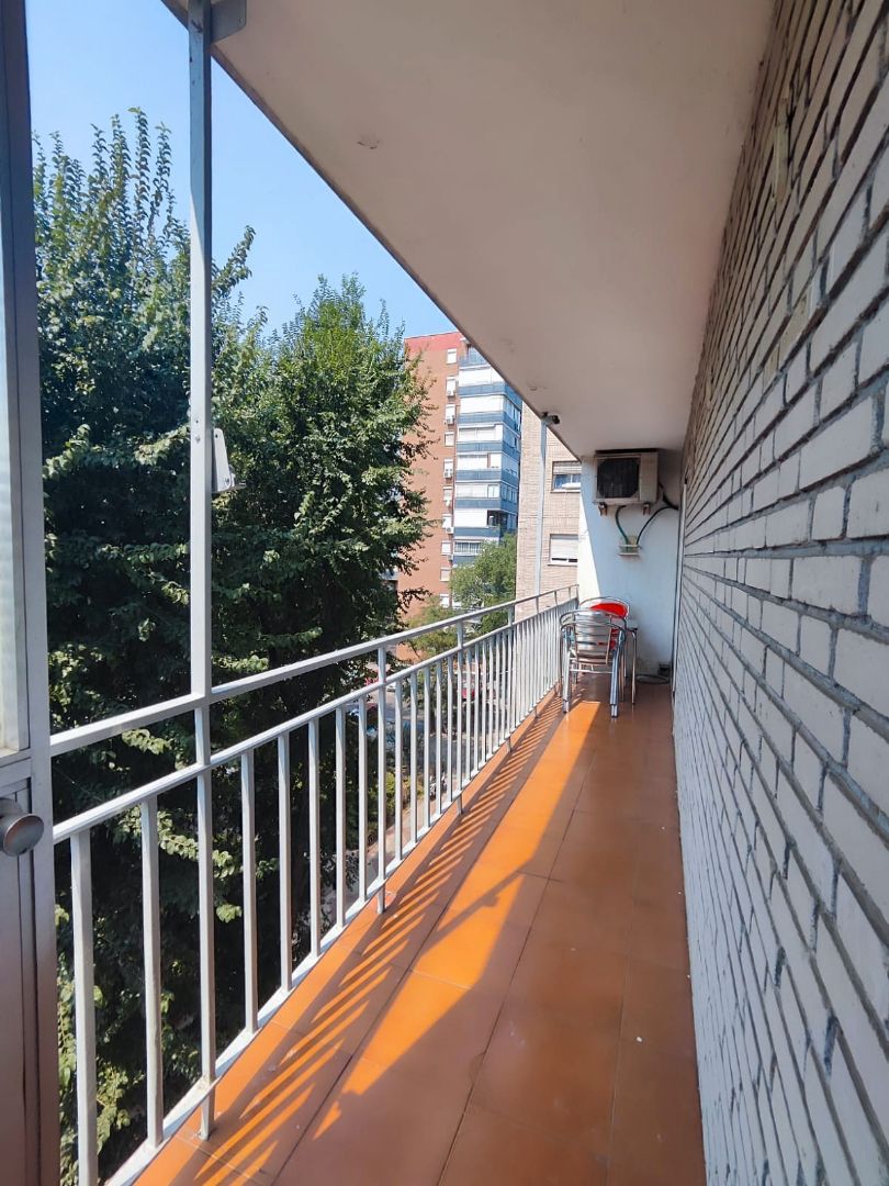 Balcony of Flat for sale in  Madrid Capital  with Air Conditioner, Terrace and Storage room
