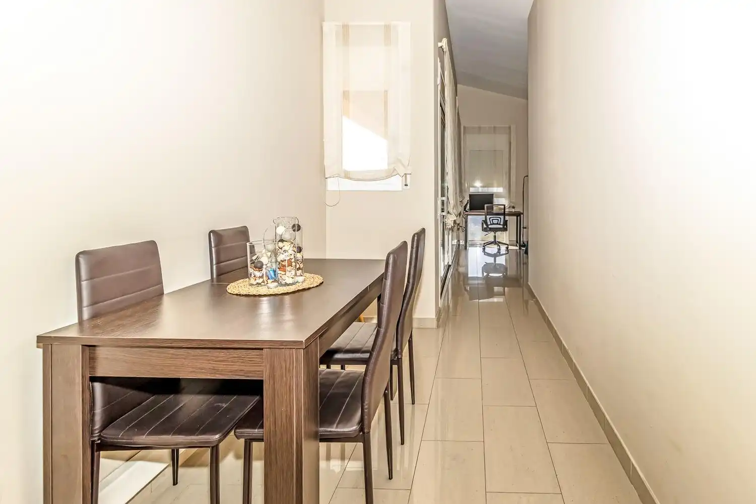 Comedor de Edificio en venta en Castellar del Vallès