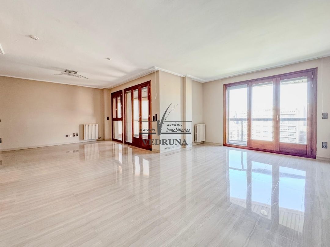 Living room of Flat to rent in  Zaragoza Capital  with Air Conditioner, Heating and Terrace