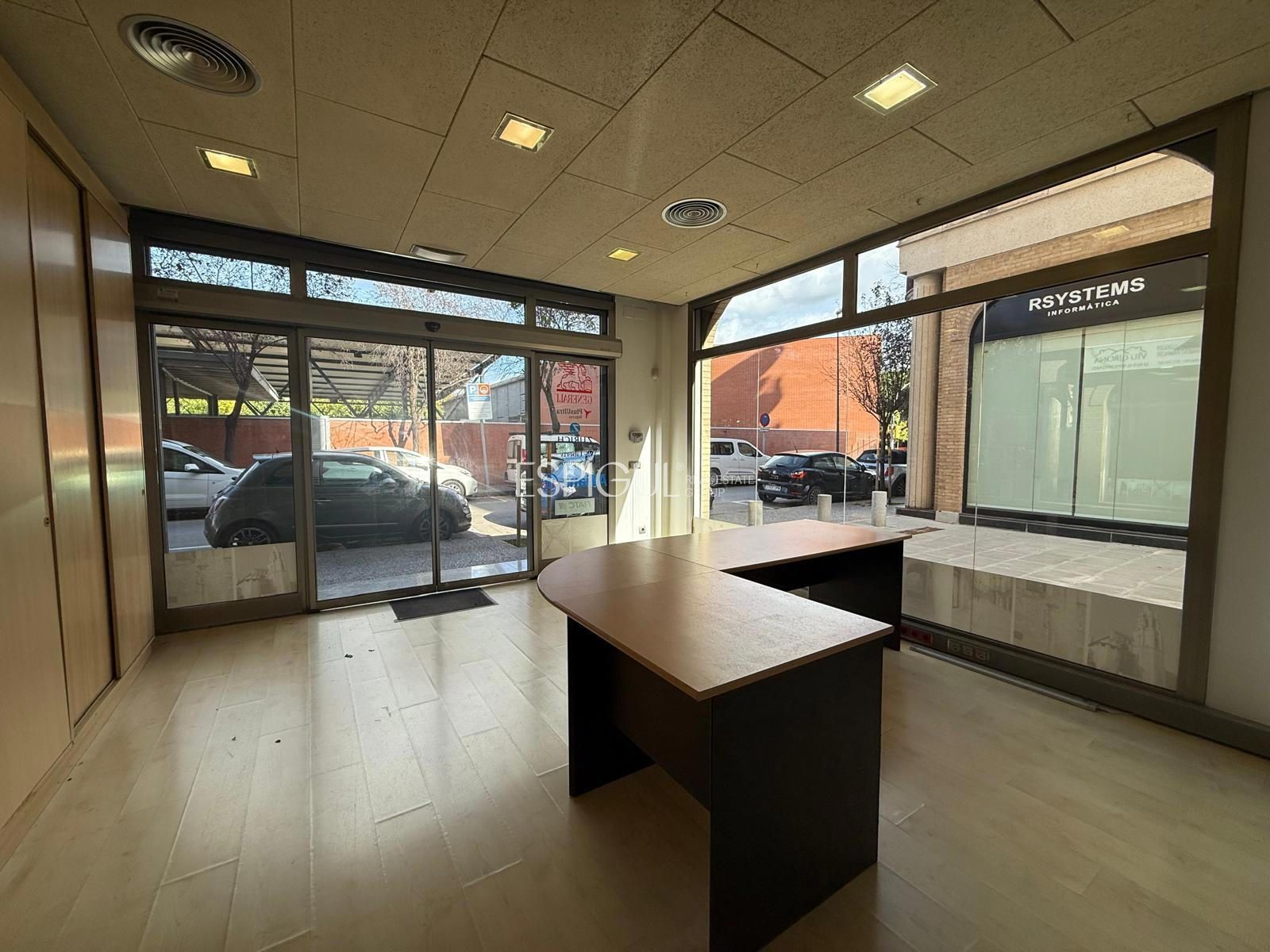 Local en venda en Girona Capital amb Aire condicionat i Moblat