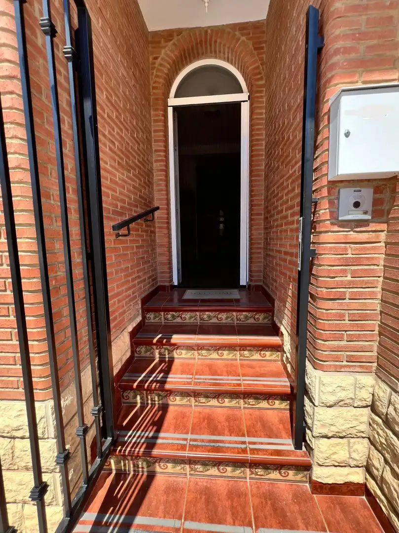 Einfamilien-Reihenhaus zum Verkauf in Sagunto / Sagunt mit Klimaanlage, Heizung und Terrasse