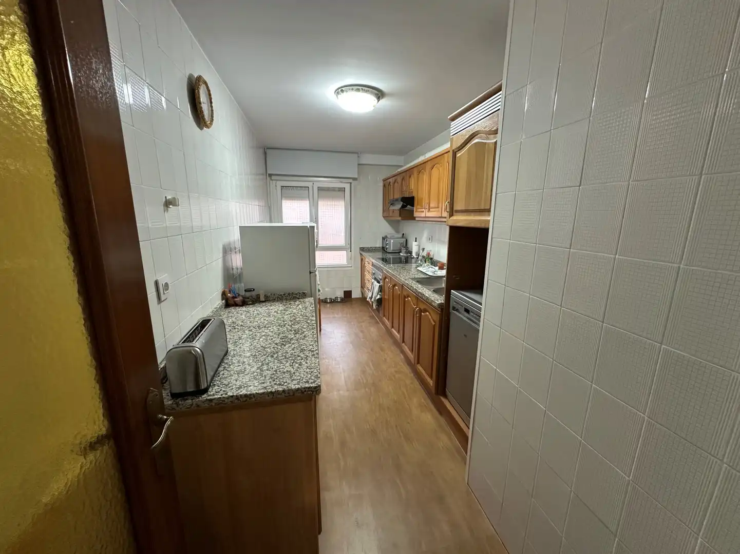 Cuina de Pis en venda en Oviedo  amb Calefacció, Parquet i Traster