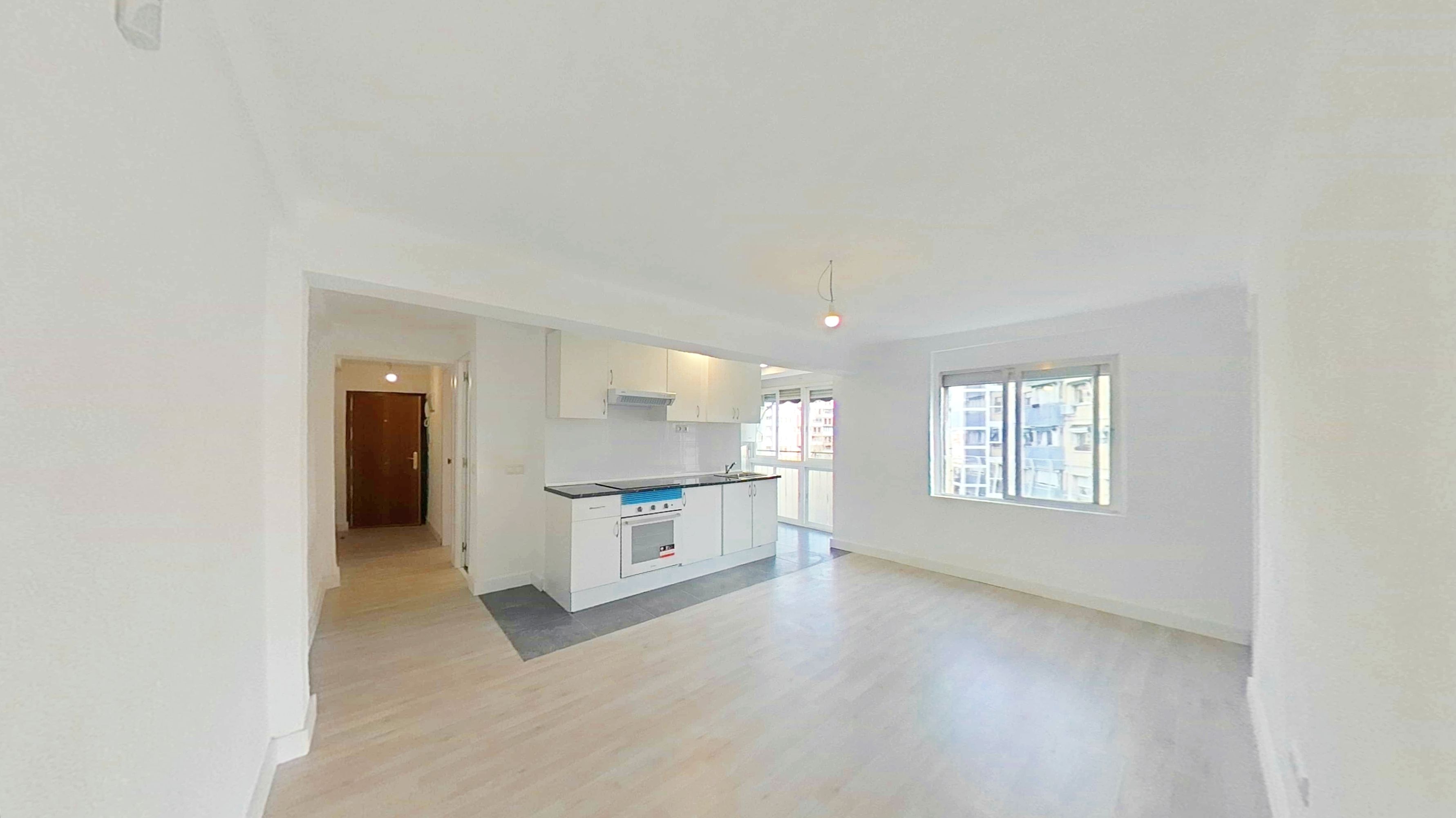 Exterior view of Flat to rent in  Madrid Capital  with Terrace, Oven and Pets allowed