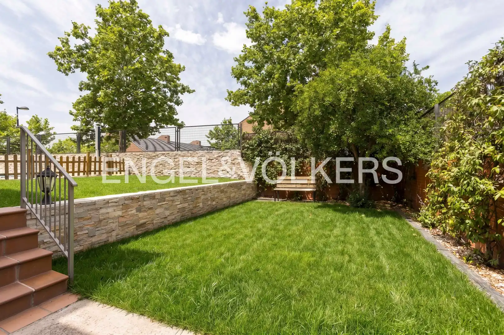 Detached homes for sale in Paracuellos de Jarama  with Air Conditioner, Heating and Private garden
