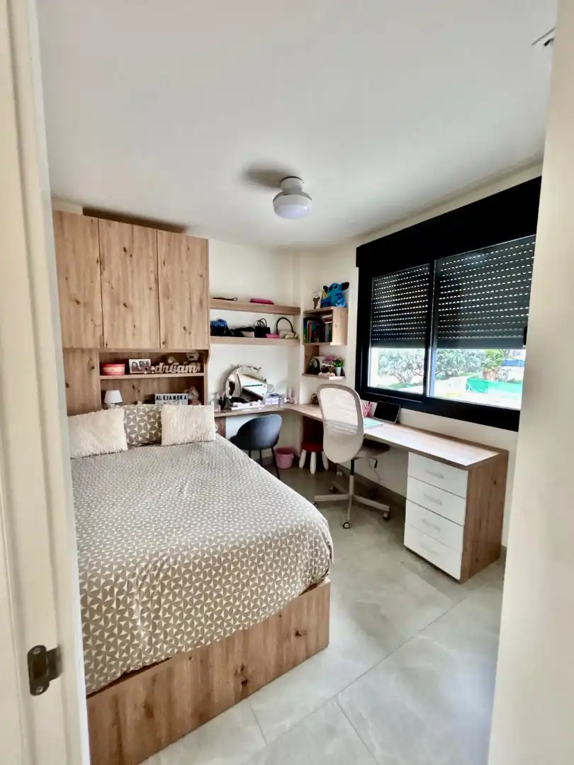 Dormitori de Casa o xalet en venda en Sant Joan d'Alacant amb Aire condicionat, Jardí privat i Terrassa