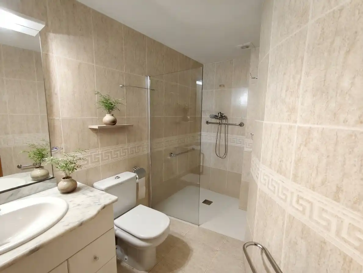 Piso con terraza en venta en Carrer del Ter, imagen 16