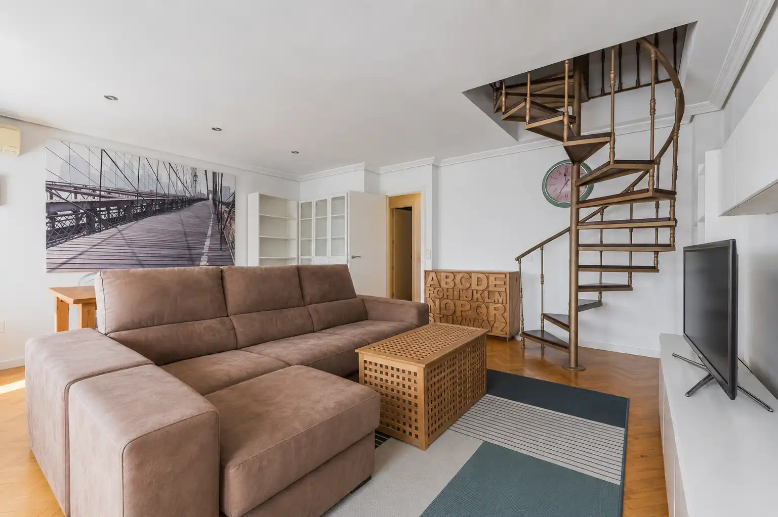Sala de estar de Dúplex en venta en Las Rozas de Madrid con Aire acondicionado, Calefacción y Trastero