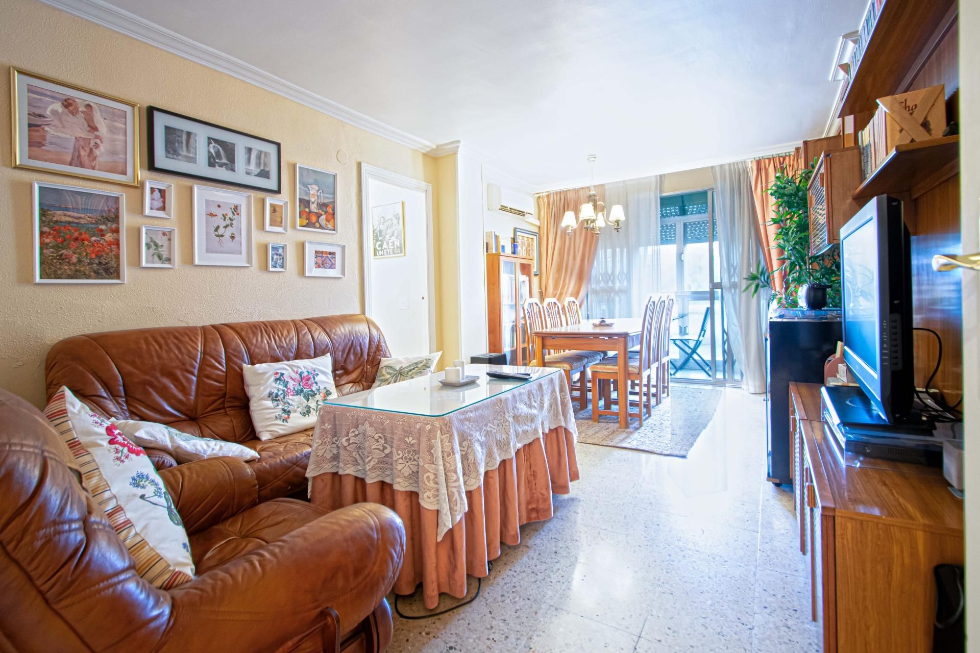 Living room of Flat for sale in  Sevilla Capital  with Balcony