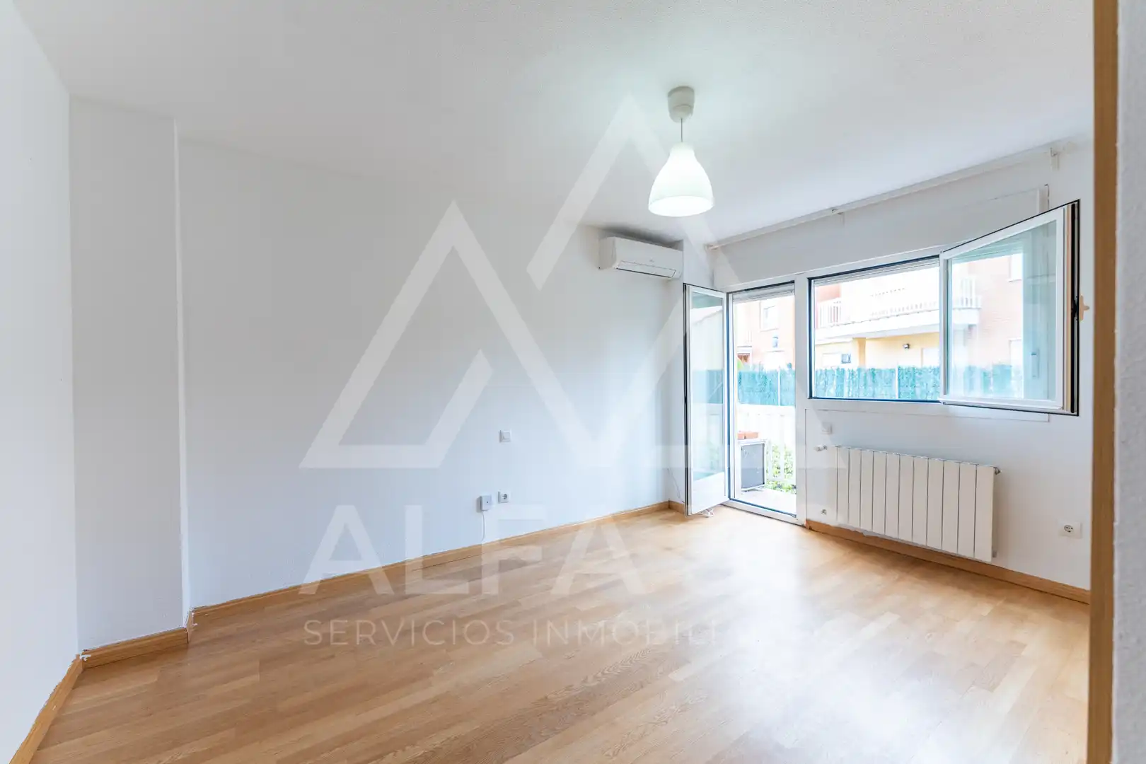 Sala de estar de Casa o chalet en venta en Venturada con Aire acondicionado, Calefacción y Jardín privado