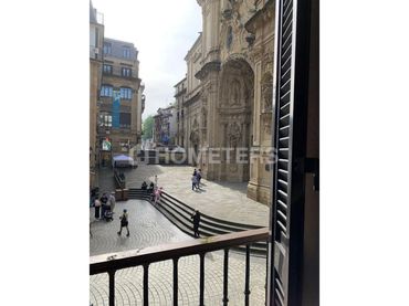 Wohnung mit Balkon zum Verkauf in 31 de Agosto Kalea 33