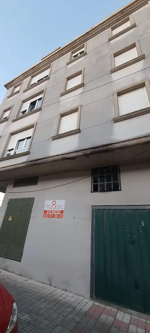 Vista exterior de Local en venta en A Laracha  
