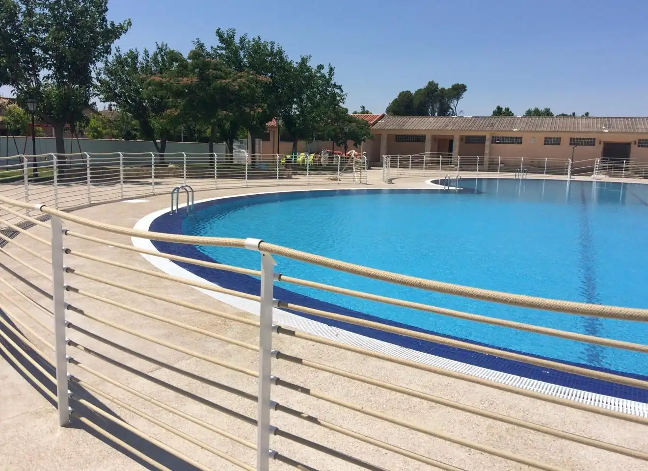 Piscina de Casa o xalet en venda en Zuera amb Jardí privat i Piscina comunitària