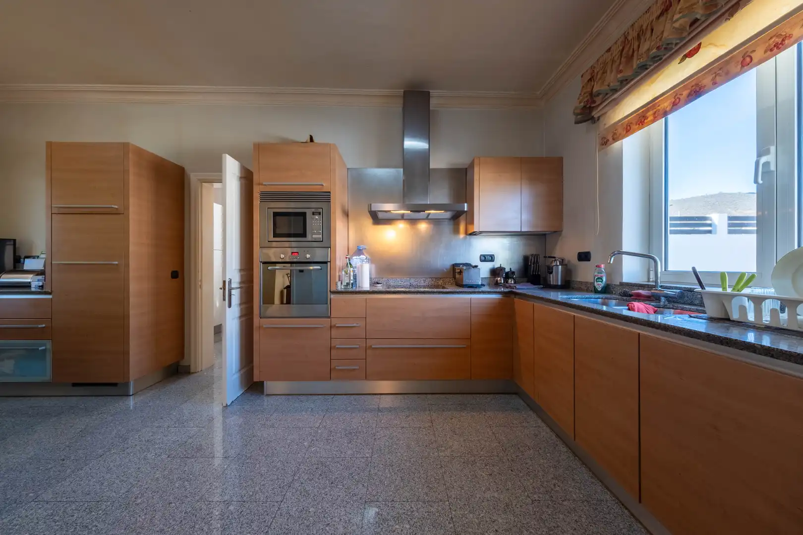 Cuina de Casa o xalet en venda en Las Palmas de Gran Canaria amb Jardí privat, Terrassa i Traster