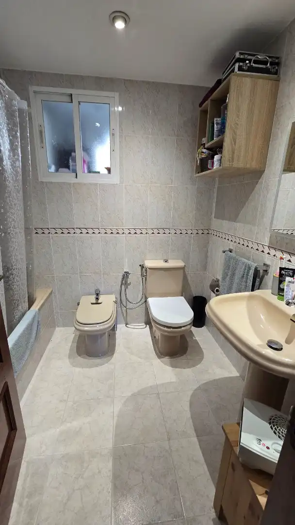 Baño de Piso en venta en Valencia con Aire acondicionado, Calefacción y Horno